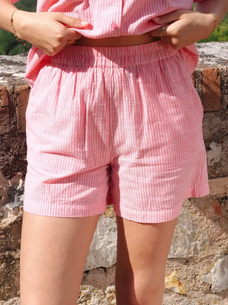 Short APIA rayé/rose