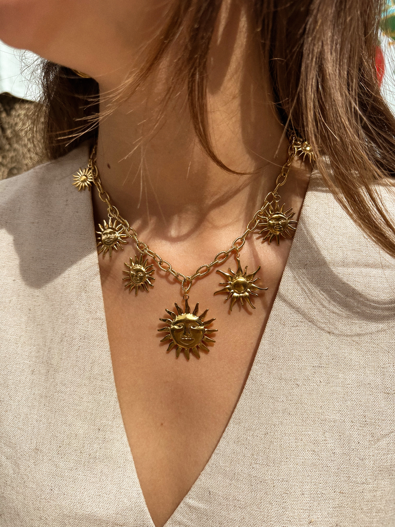 Collier LUA à charms soleil