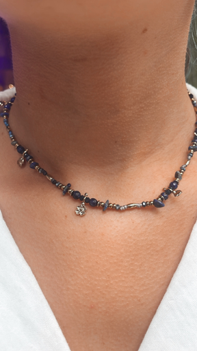 Collier LYA bleu foncé